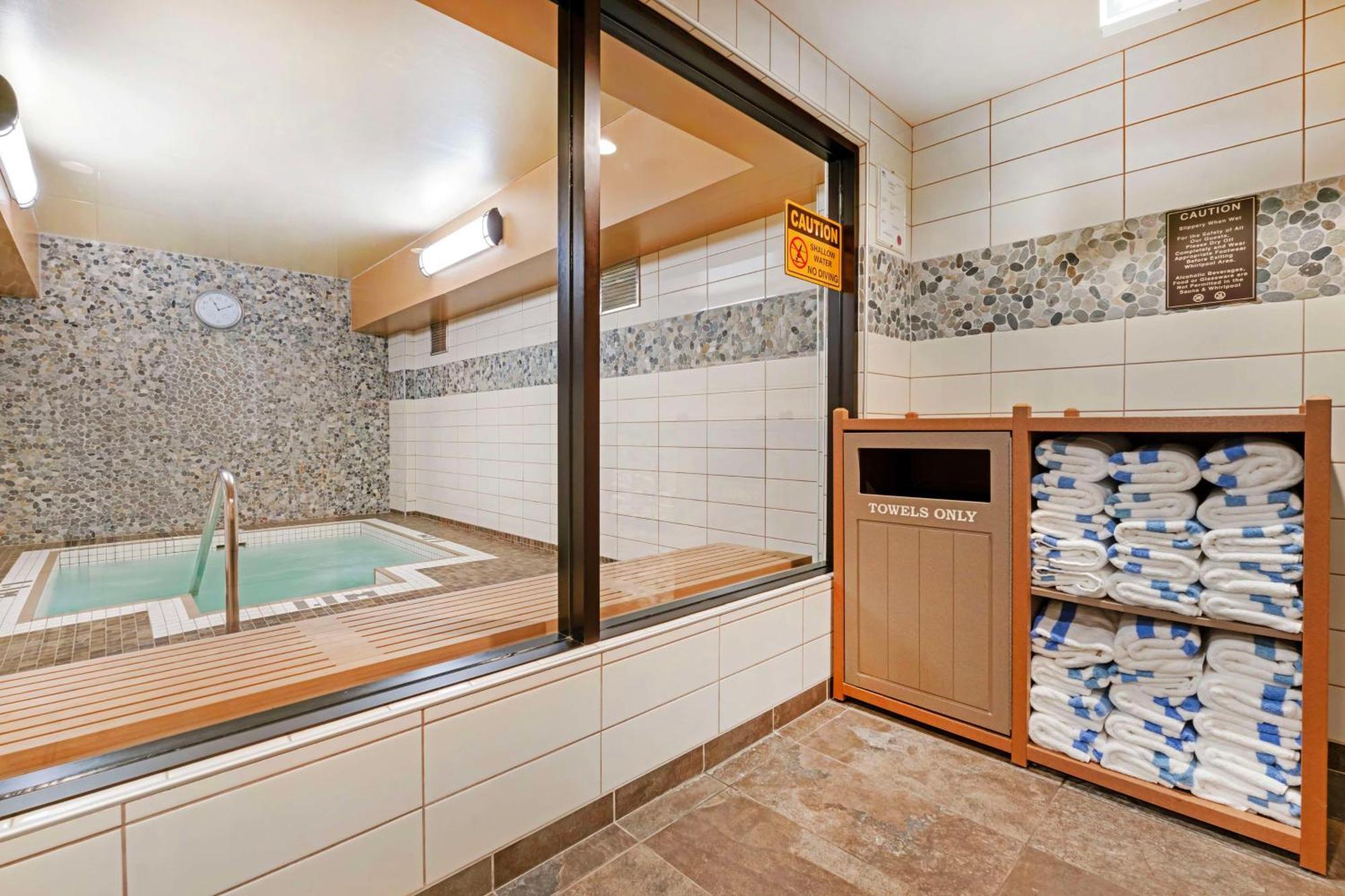 Best Western Plus Barclay Hotel Port Alberni Exterior foto