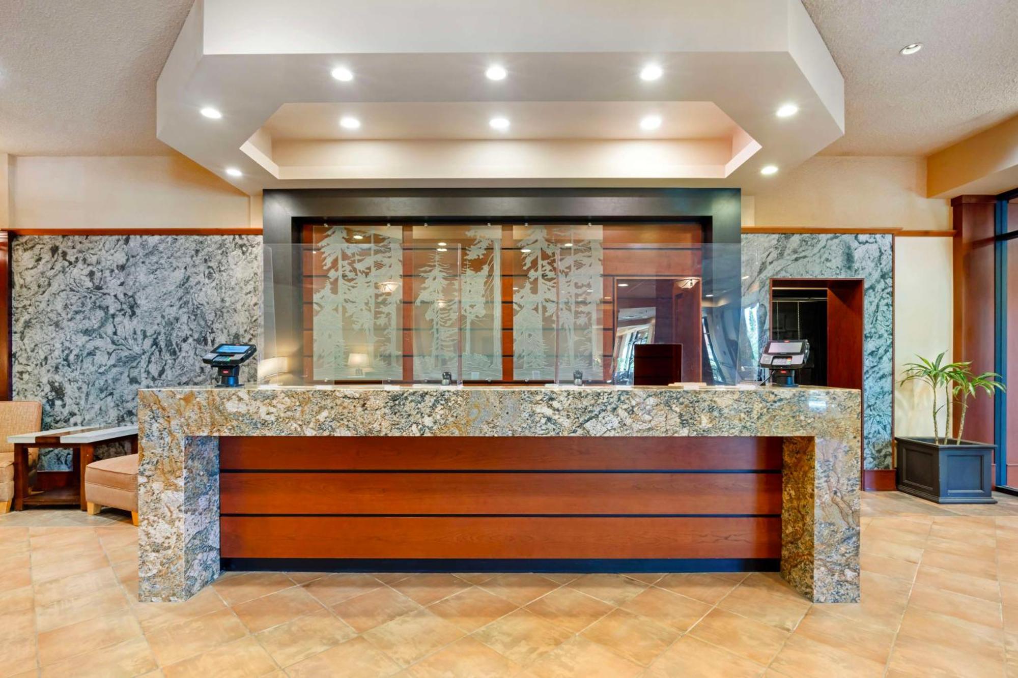 Best Western Plus Barclay Hotel Port Alberni Exterior foto