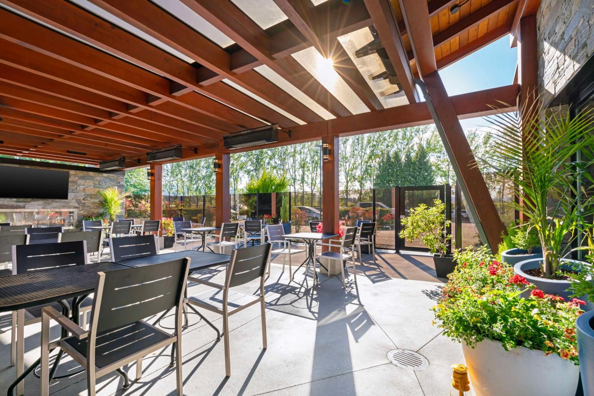 Best Western Plus Barclay Hotel Port Alberni Exterior foto